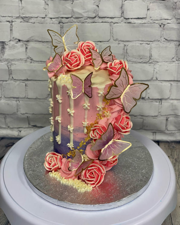 buttercream roses cake