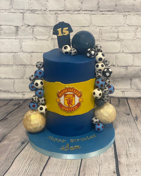 Manchester United cake